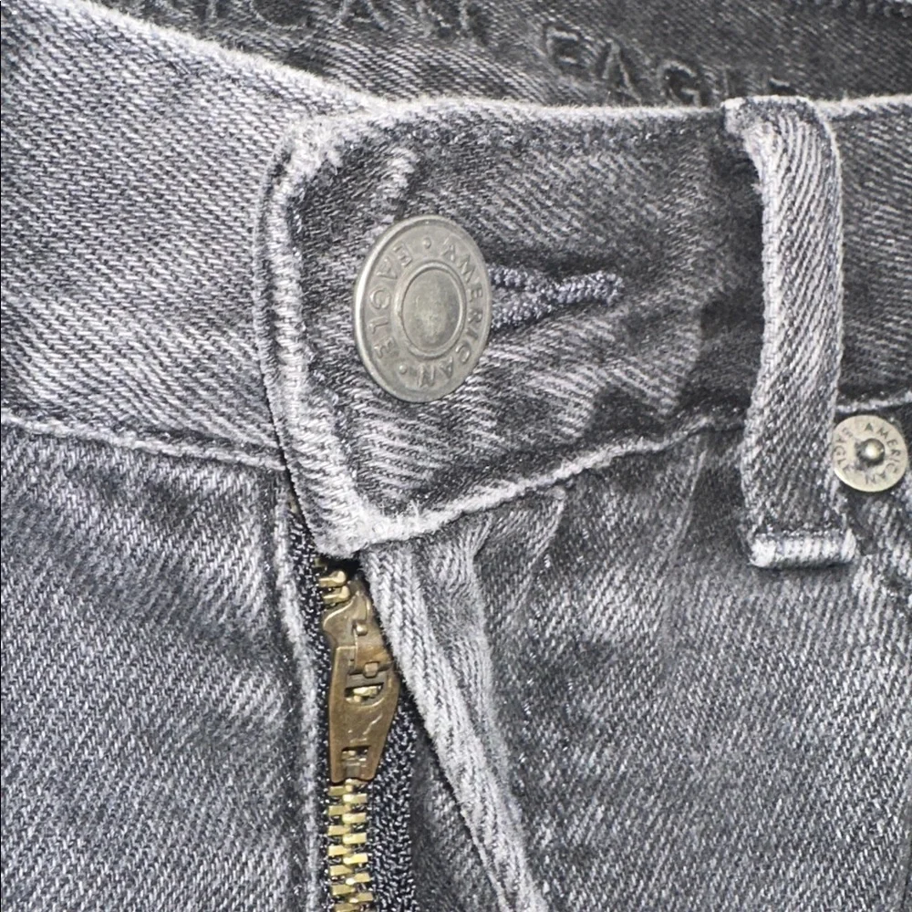 American Eagle Outfitters light black MOM High Rise Jeans size 2 regular